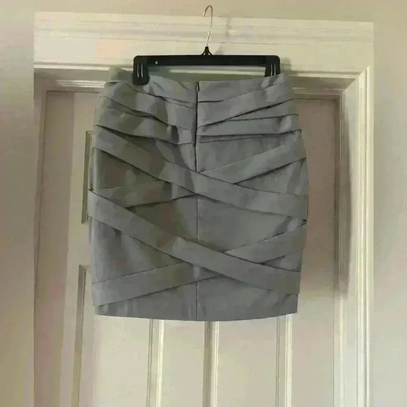 Katherine Kidd Skirt. Size 6 fully lined zipper in back gray. - Picture 4 of 10